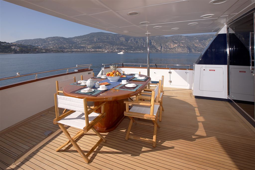 Yacht SOLONA -  At Deck Dining