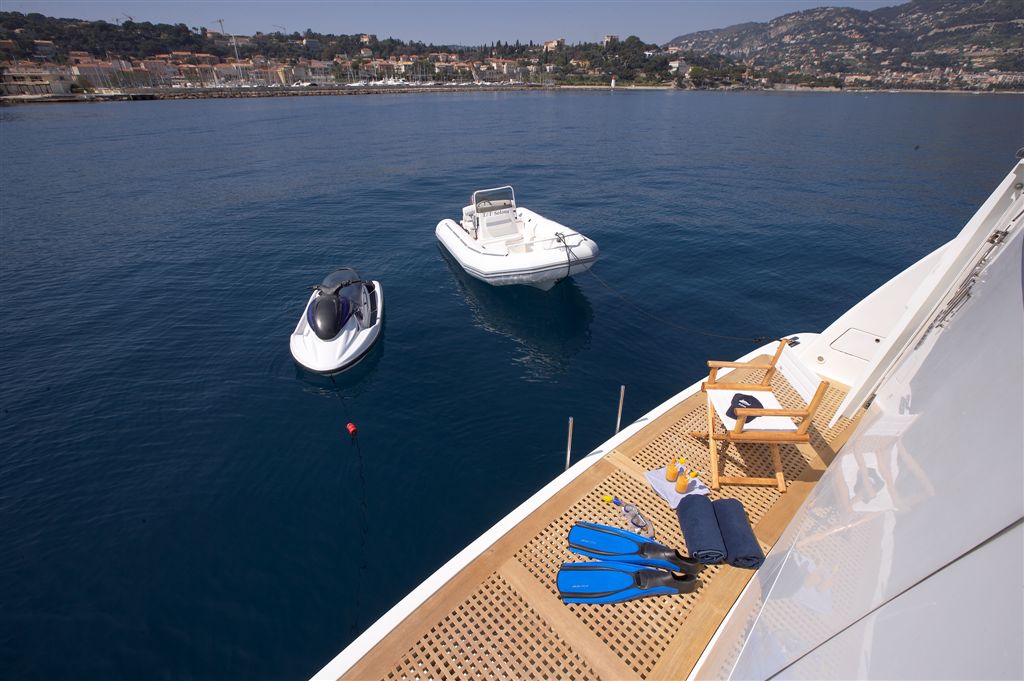Yacht SOLONA -  Swim Platform and Toys