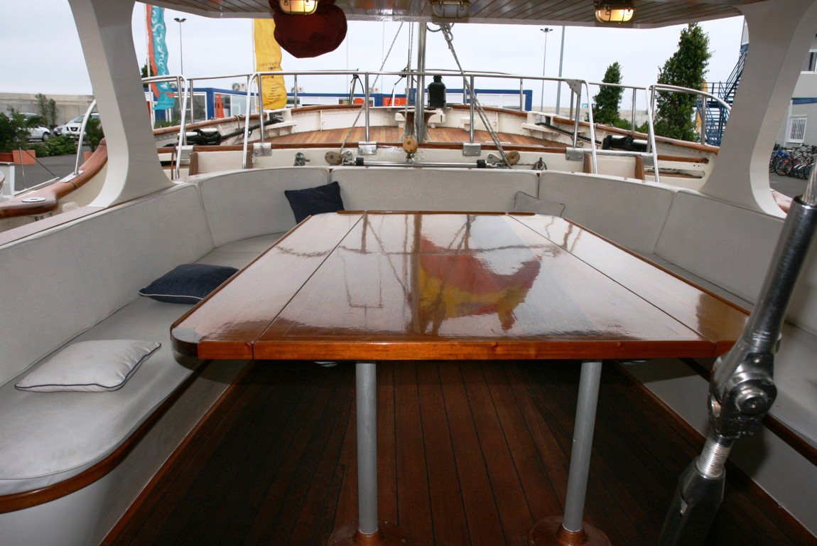 Yacht Southern Cross -  Aft Deck Seating