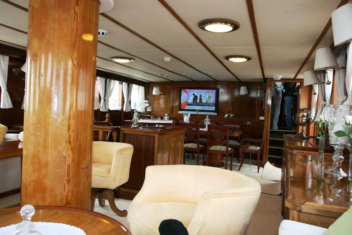 Yacht Southern Cross -  Salon and Dining