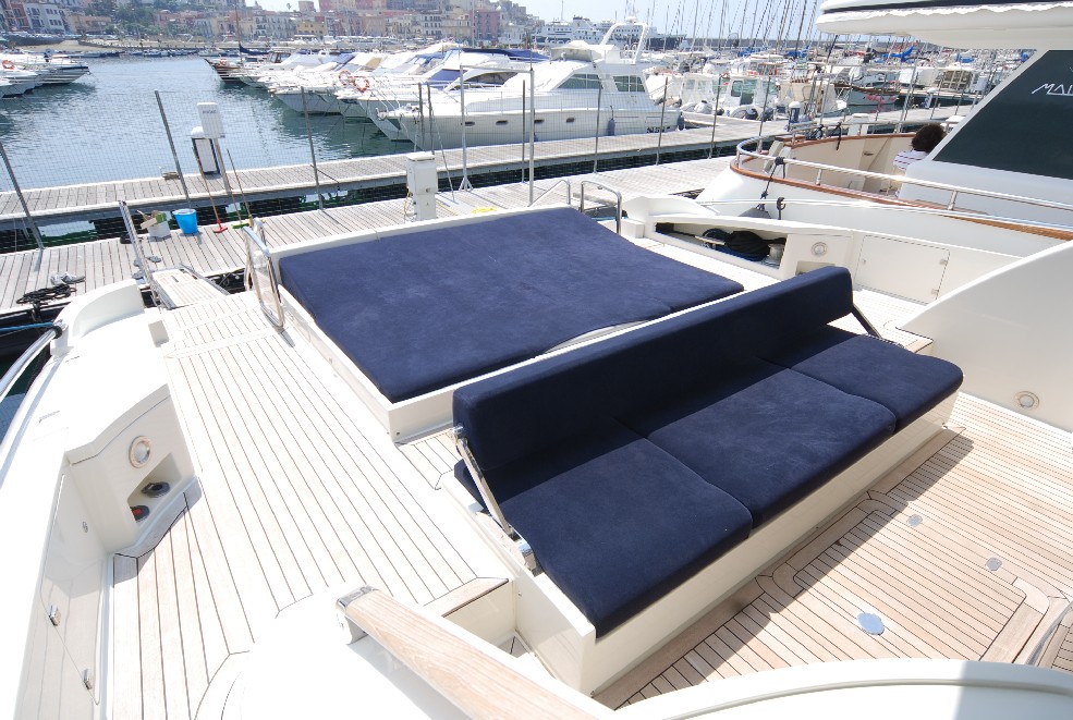 Yacht TEONE - Aft Deck Seating