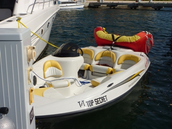 Yacht TOP SECRET -   Dingy