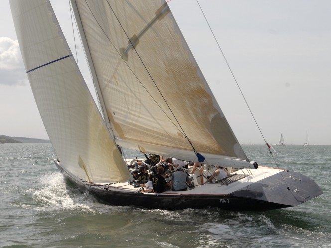 Italia - 2009 Cowes Weel - Image credit to Rick Tomlinson