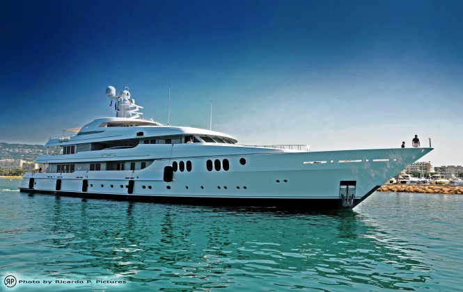 Yacht Trident in Cannes - Photography by Ric Pilguj Yacht Trident in Cannes - Photography by Ric Pilguj