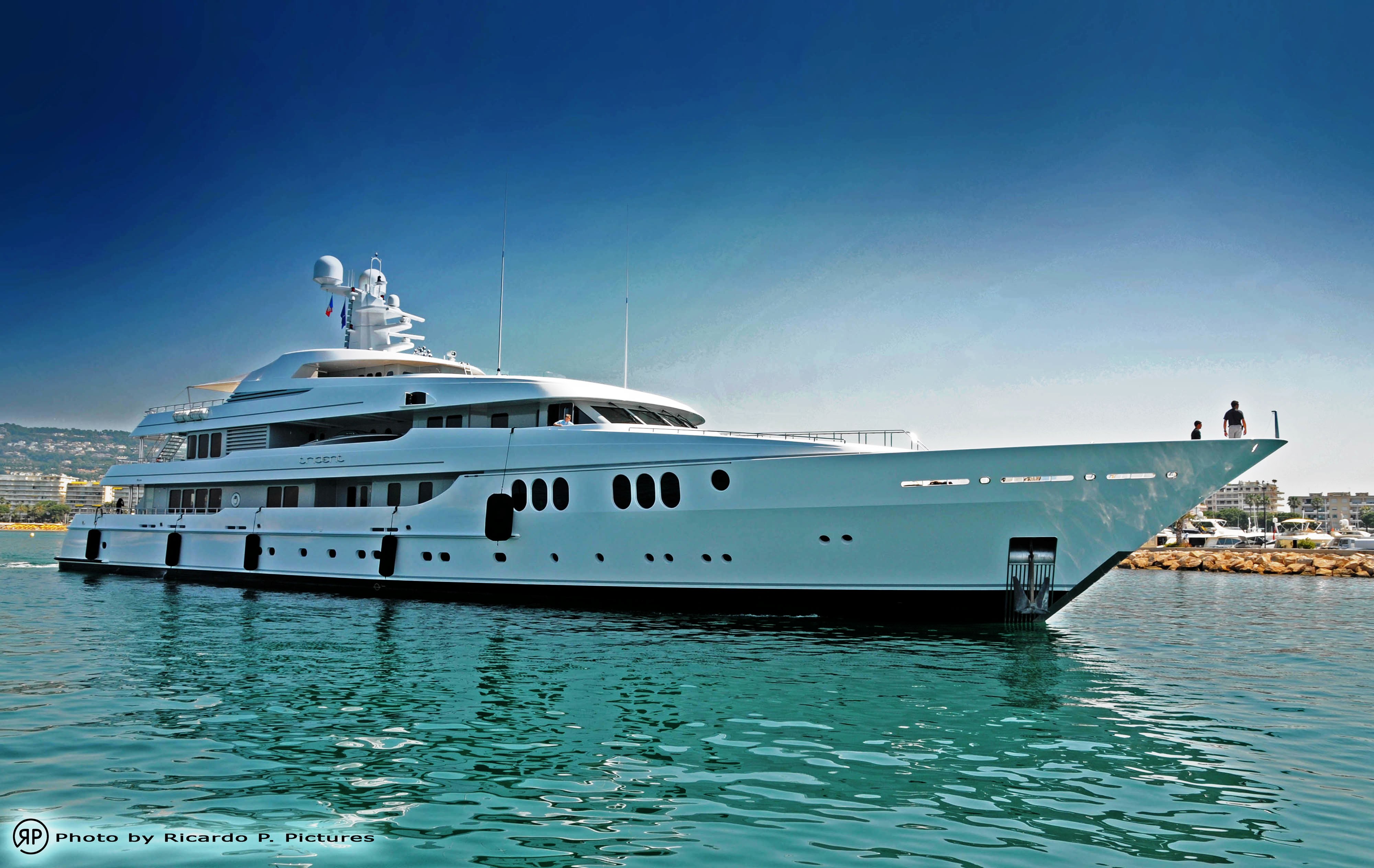 super yacht charter france