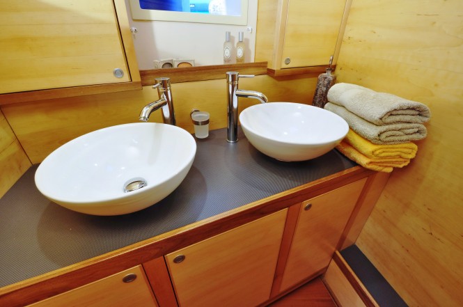 Charter yacht ICHTUS Ensuite