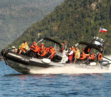 Motoryacht Atmosphere Exbeditions