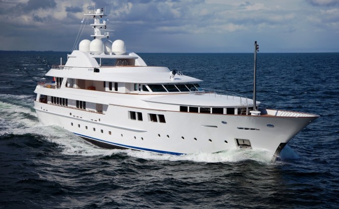 Superyacht Jamaica Bay underway