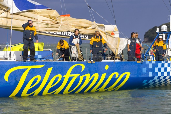 Telefonica Azul finishing the Sevenstar Round Britain and Ireland Race 2010 Photo -  Patrick Eden RORC