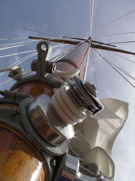 Belle Adventure sailing yacht Mast