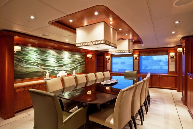 Motor yacht Mi Sueno Dinign Salon - Coutesy of Patrick Knowles Designs