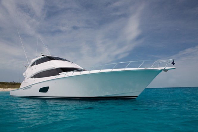 Bertram 800 motor yacht
