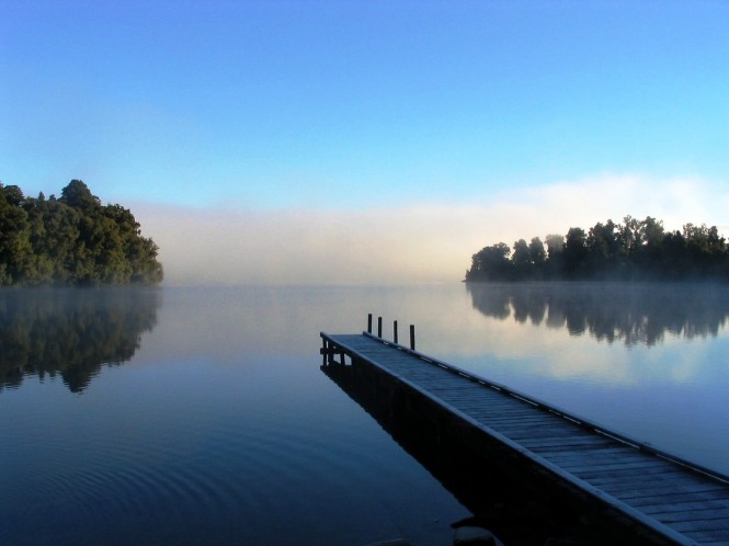 Lake Mapourika in Fiordland