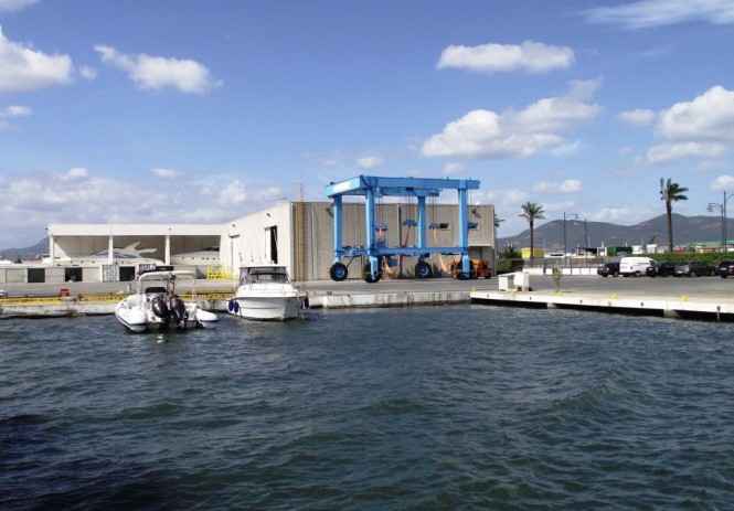 Sardinia Yacht Services (SYS) Marine Center in Olbia Travel lift