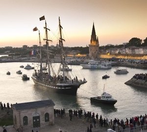 Velux 5 Oceans : Thousands flock to see historic three-masted tallship Belem