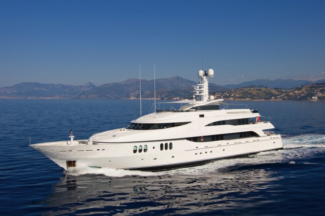 Luxury charter yacht Diamond A ( ex Ultima III) - Credit Hill Robinson