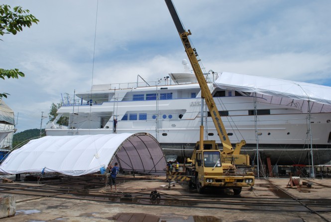 Superyacht Amoha being prepared by the Yacht Solutions paint team.