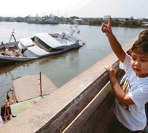 Luxury 60m superyacht reported to sink in Tha Chin River, Thailand