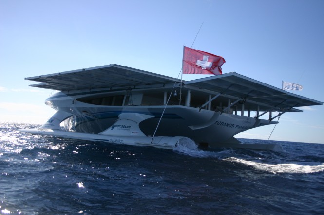 MS TÛRANOR PLANETSOLAR arrives in the Galapagos Islands