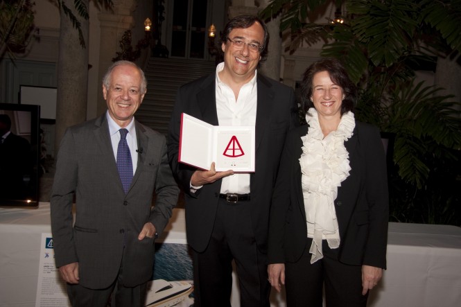Massimo Perotti, President Sanlorenzo Spa receiving the Nautical Design Award 2011 in Miami