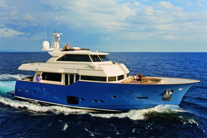 Mochi Craft Long Range 23 Motor yacht Winner of the UIM Environmental Award.