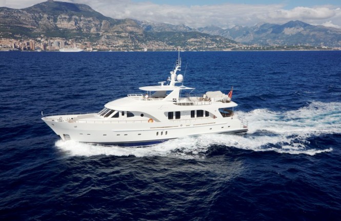 Moonen 97 Livia Motor Yacht Underway
