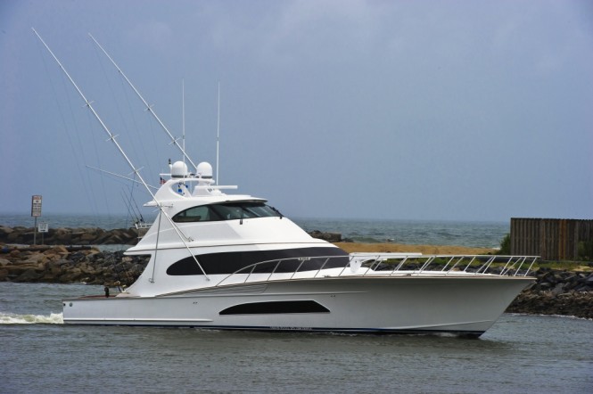 New Spencer 70 IPS Motor yacht features Nauticomp Signature II LED Displays