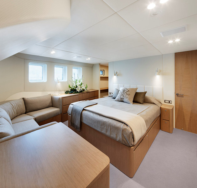 Superyacht Black Pearl Master Cabin