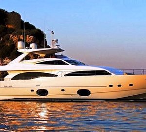 Ferretti Custom Line 97 motor yacht Casta Diva preparing to launch