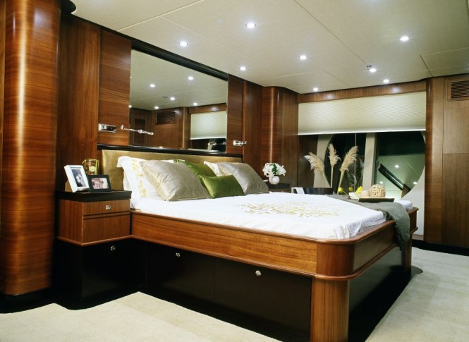 Horizon EP105 Motor Yacht  Owners Cabin – A Long Range Explorer