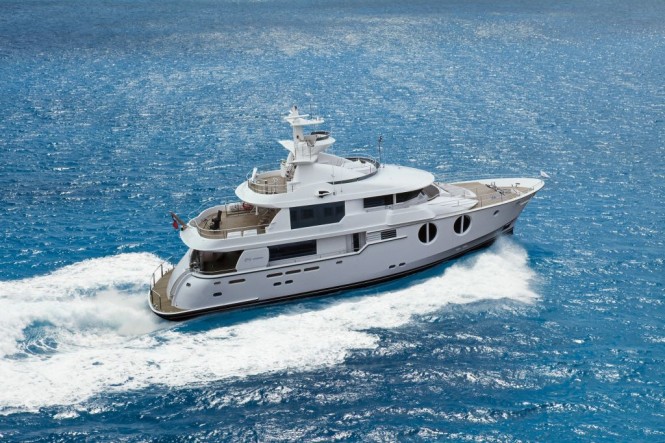 Horizon EP105 Motor Yacht Underway – A Long Range Explorer