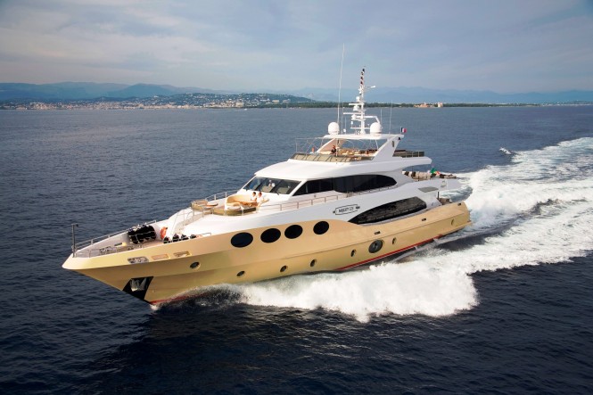 The Majesty 125 Motor Yacht by Gulf Craft