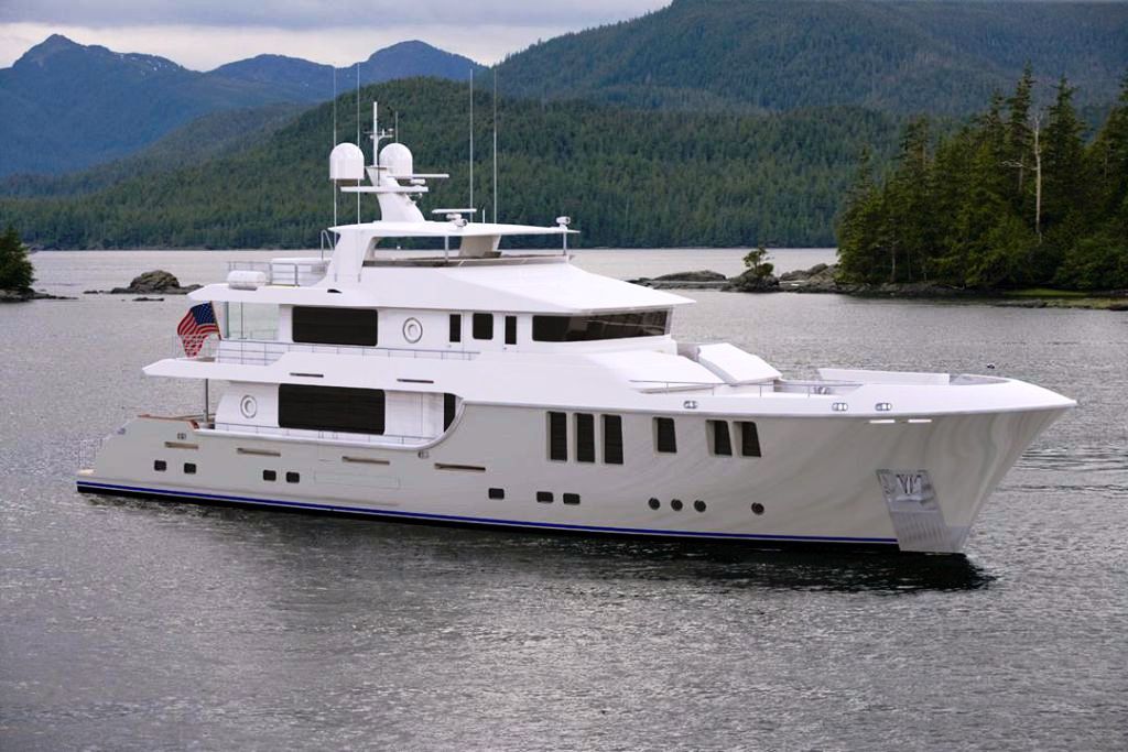 cost of 120 foot yacht