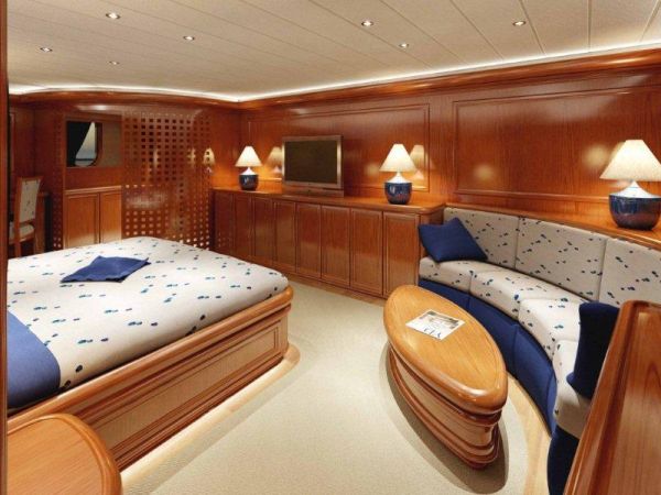 CNP Naumachos 105 Expedition Motor Yacht