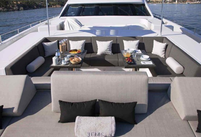 Jems bow sun and viewing area