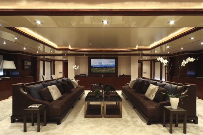 M/Y Azteca - Main Salon