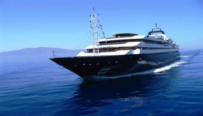 yacht Turama