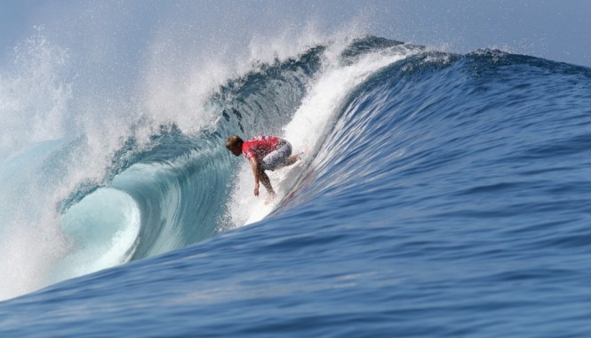 French Polynesia Surfing - Image by Surfing Atlas