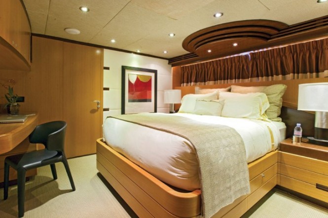 Motor Yacht CHOSEN ONE Cabin