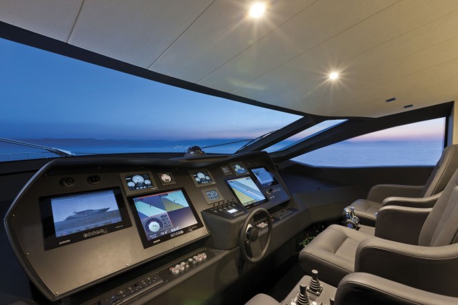 Pershing 108 superyacht - the bridge