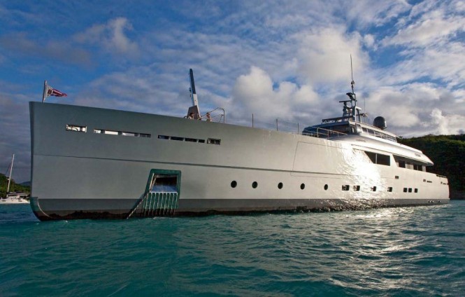 Yacht Exuma - Profile in the South Pacific