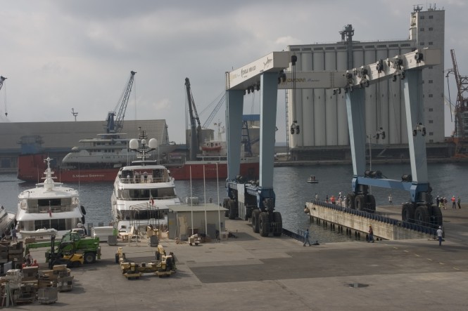 Mondo Marine Refit motor yacht VIUDES 45