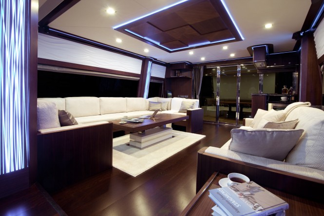 Galeon 780 Crystal yacht - Main deck leisure area