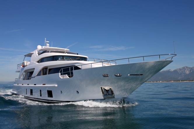 LED lighting system developed by Benetti partnership for Delfino 93 superyacht line. LED lighting system developed by Benetti partnership for Delfino 93 superyacht line.