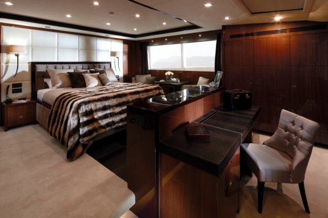 Princess 32M superyacht Owner's Suite