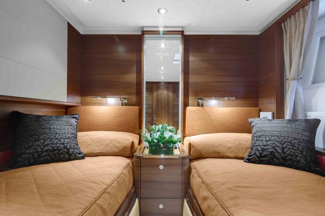 Sailing yacht Antares III -  Twin Cabin