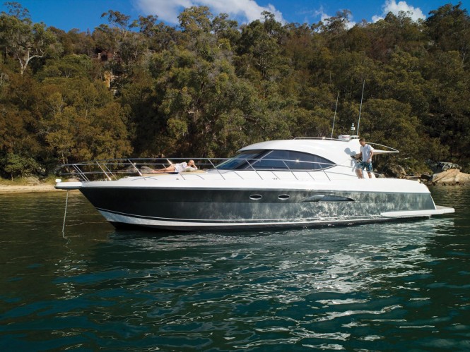 Simply up anchor and cruise to another idyllic location on board your 5000 Sport Yacht