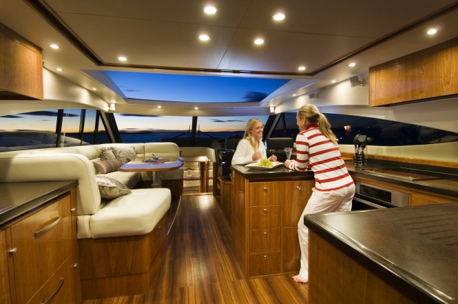 The 5800 Sport Yacht saloon oozes style and comfort