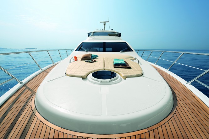 Azimut 64 motor yacht bow view