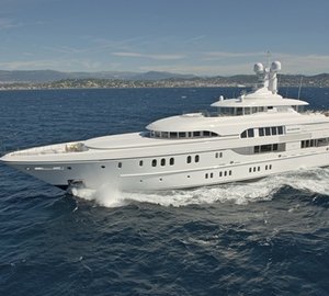 60m charter yacht Solemates II running